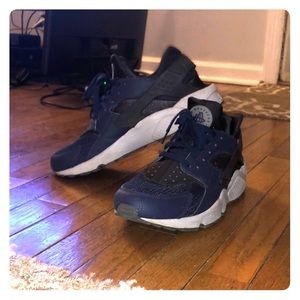 Navy Blue Nike Hurache’s